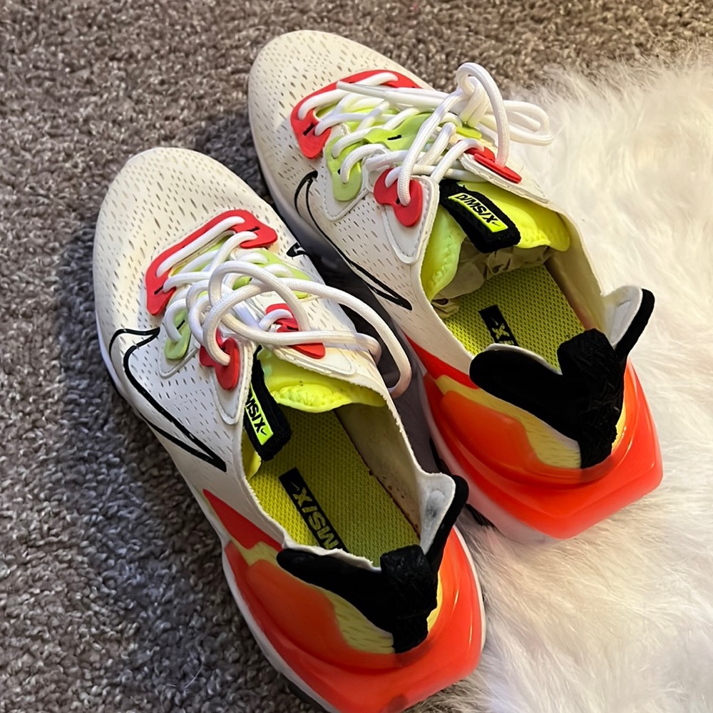 Nike RUNNERs - Picture 4 of 5